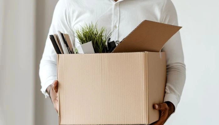 Carte professionnelle expirée : un licenciement juridiquement fondé pour l’employeur